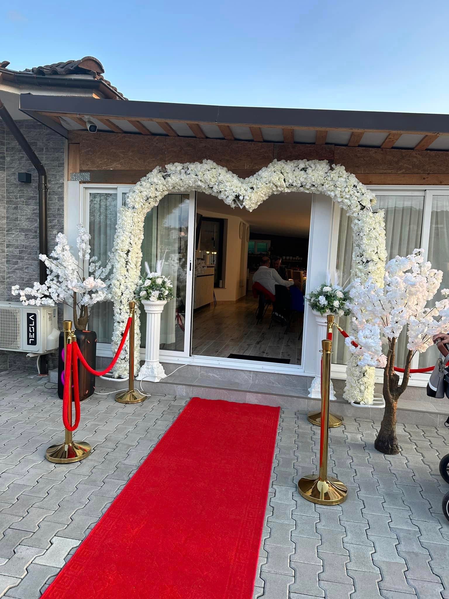 Moment Aranjamente Gradina si Curte